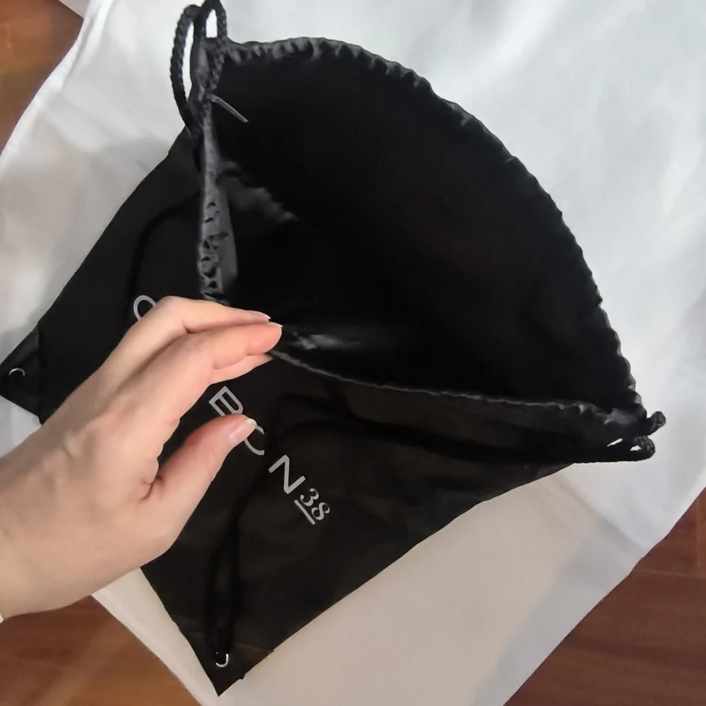CARBON 38 Nylon Cinch Drawstring Backpack Black Zipper Yoga Gym Bag